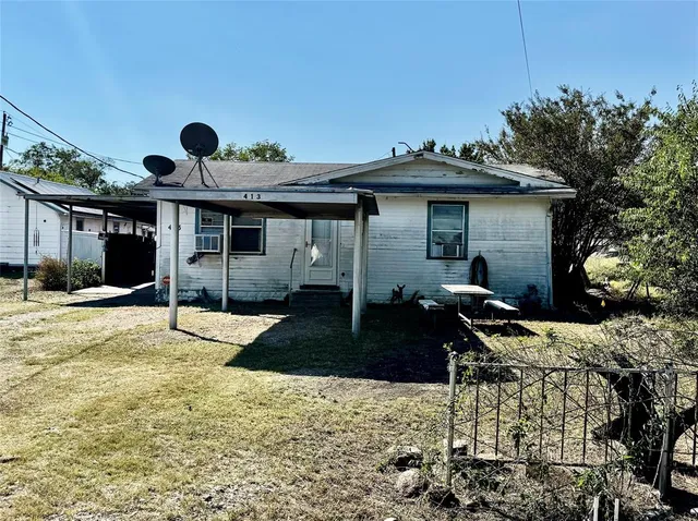 $75,000 | 413 East Locust Street, Whitewright, TX 75491