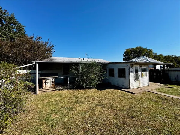 $65,000 | 413 East Locust Street, Whitewright, TX 75491