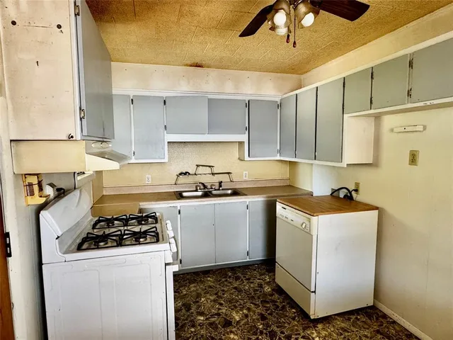 $75,000 | 413 East Locust Street, Whitewright, TX 75491