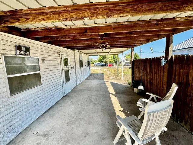 $75,000 | 413 East Locust Street, Whitewright, TX 75491