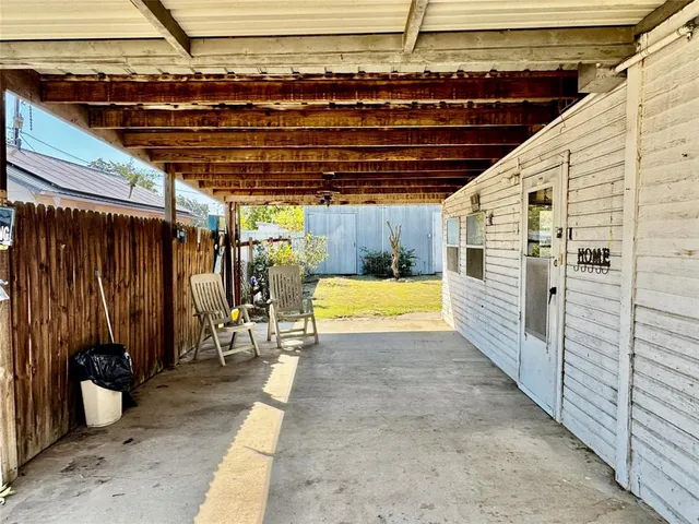 $75,000 | 413 East Locust Street, Whitewright, TX 75491