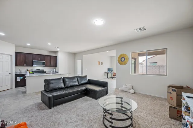 $1,700 | 43733 Buckhorn Trail, Maricopa, AZ 85138