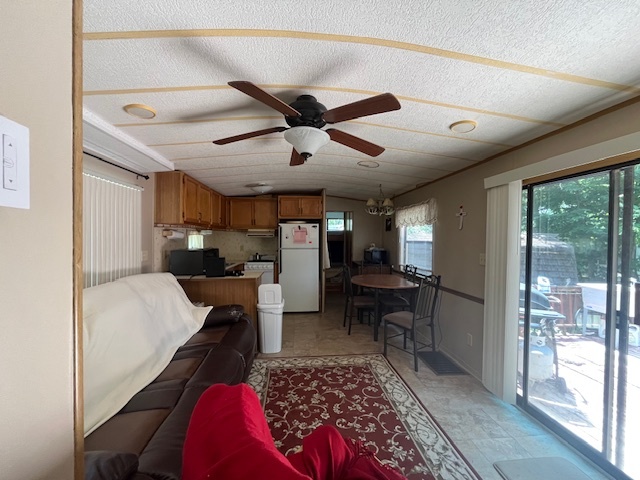 2795 East 28th Road Marseilles, IL 61341 - Photo 6 of 68 a very nice looking room with a large window