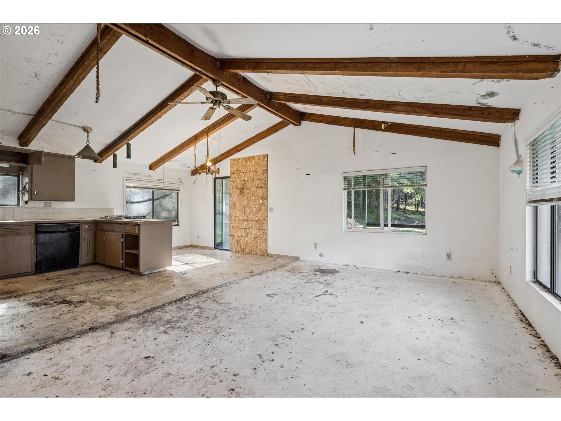 89435 Fields Road Elmira, OR 97437 - Photo 8 of 33