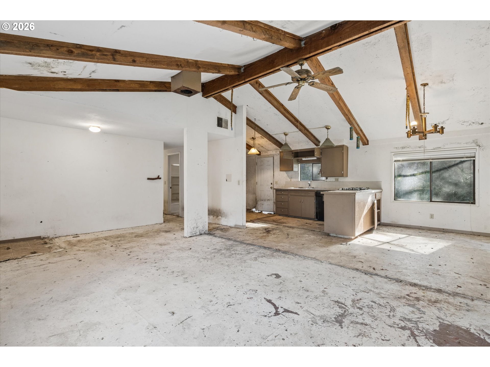 89435 Fields Road Elmira, OR 97437 - Photo 10 of 33