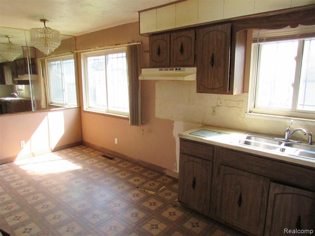6706 Fleming Road Flint, MI 48504 - Photo 6 of 12