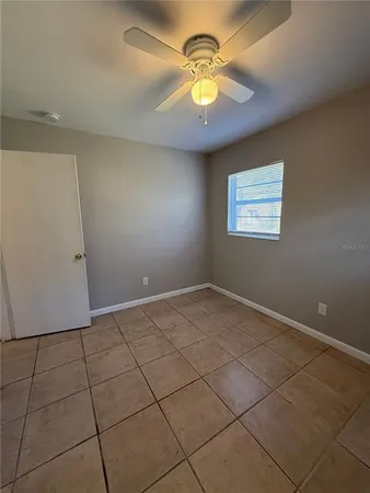 $1,025 | 3801 Southwest 17th Place, Gainesville, FL 32607