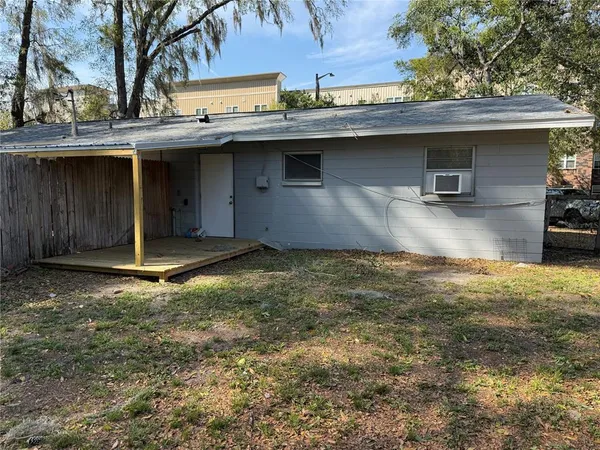 $1,025 | 3801 Southwest 17th Place, Gainesville, FL 32607