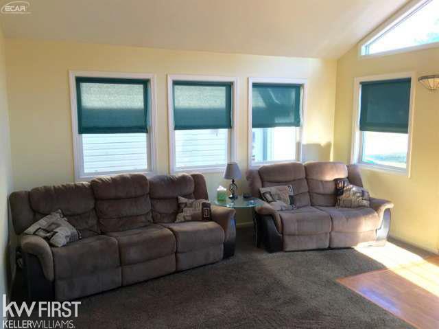 5206 East Carpenter Road Flint, MI 48506 - Photo 14 of 62 21195354-13.JPG