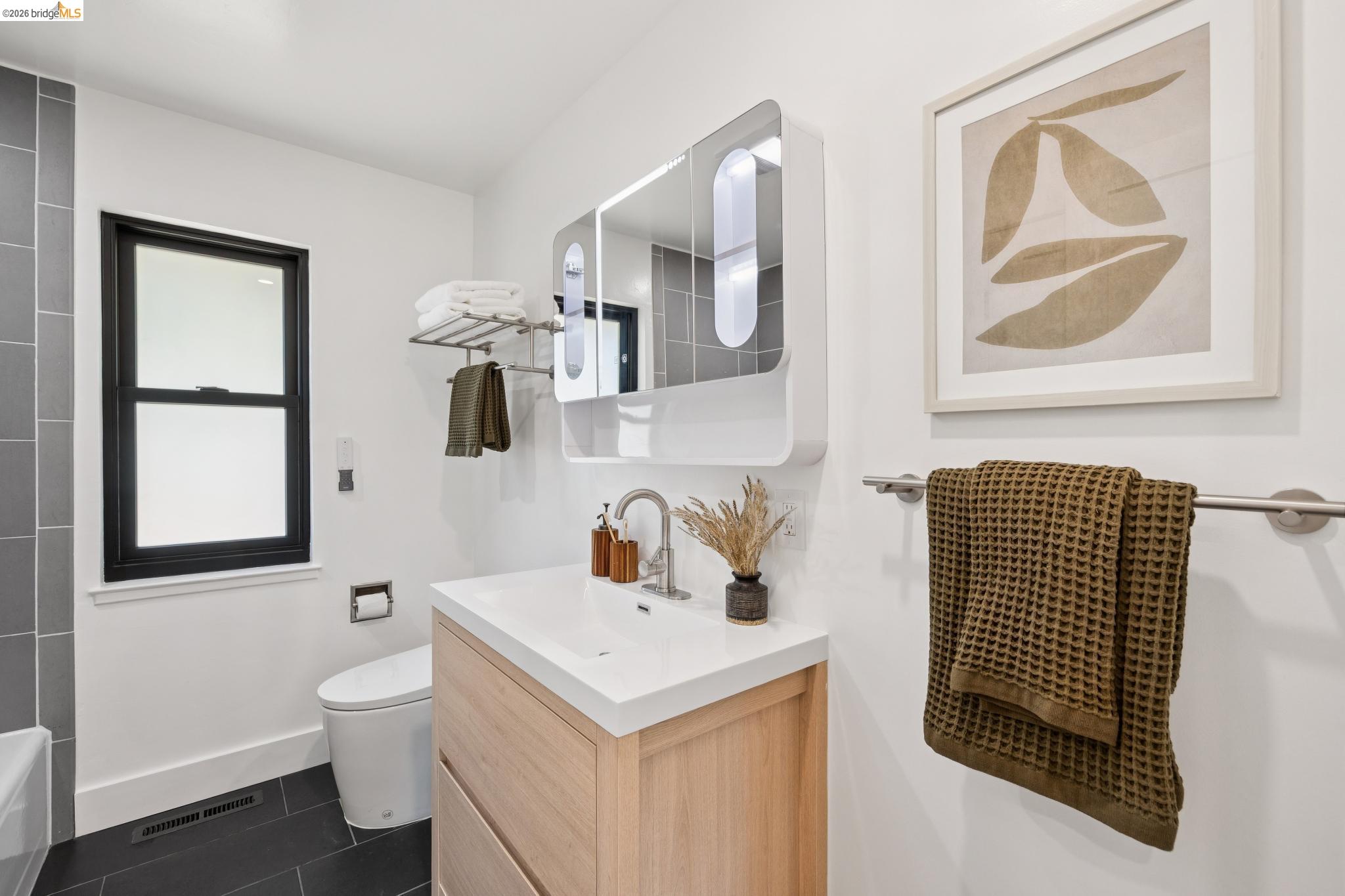 921 Underhills Road Oakland, CA 94610 - Photo 39 of 97
