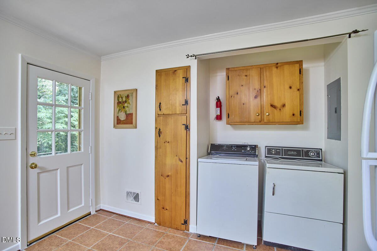 3409 Cherry Lane Raleigh, NC 27607 - Photo 21 of 36 21 - Laundry