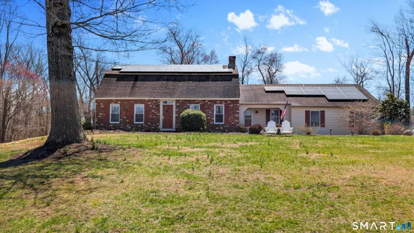 $769,900 | 11 Old Woods Road, Brookfield, CT 06804