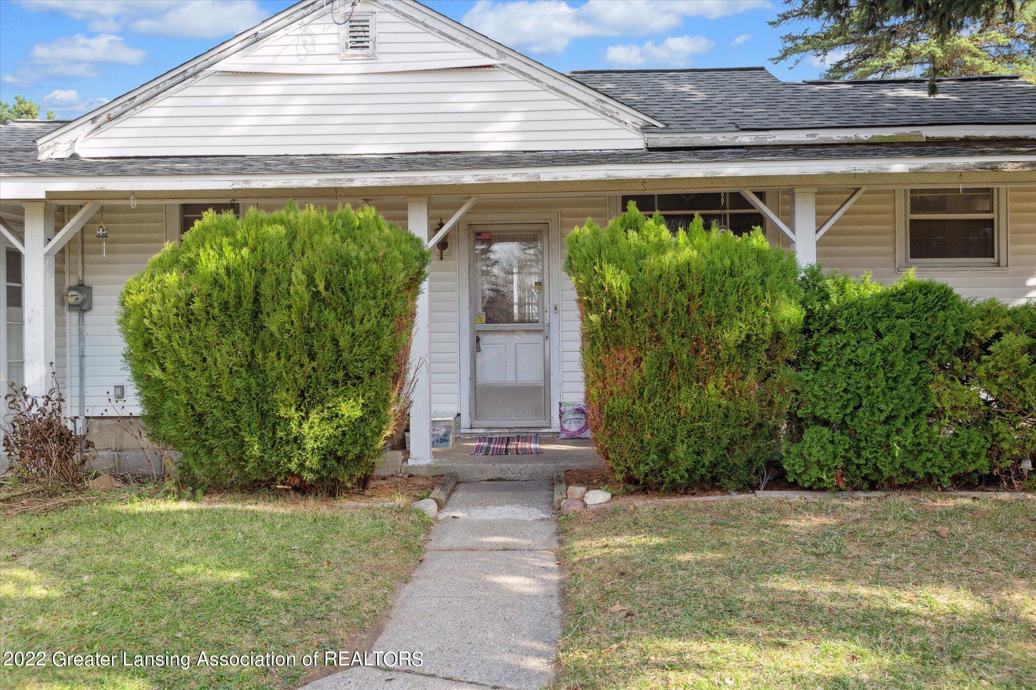 5897 Lansing Road Potterville, MI 48876 - Photo 4 of 34 04-5897-Lansing-Rd-WindowStill-29
