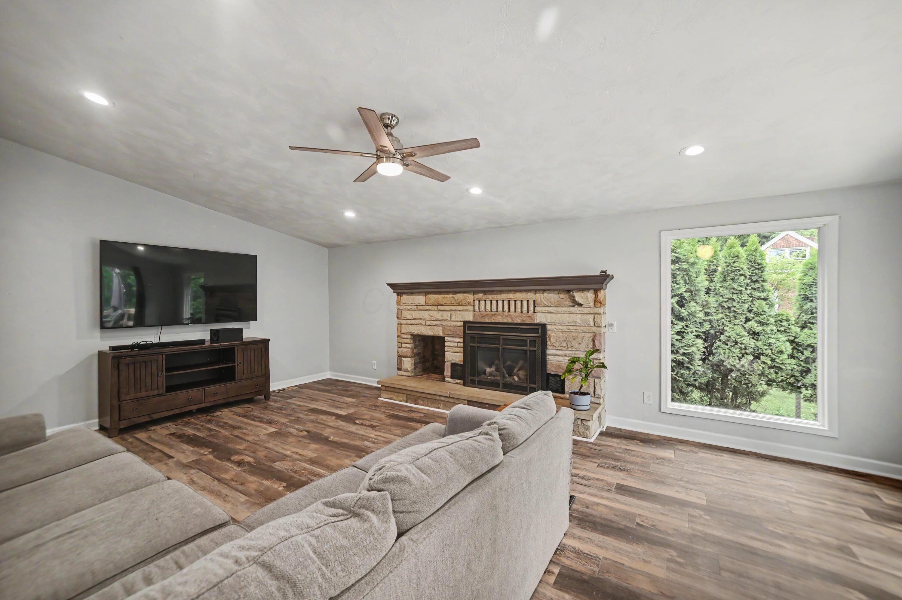 1921 West Cook Road Mansfield, OH 44906 - Photo 4 of 33 CAT_3201