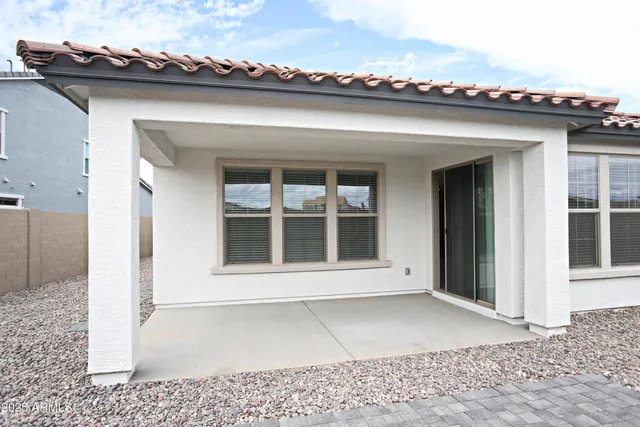 a view of a room with shelf