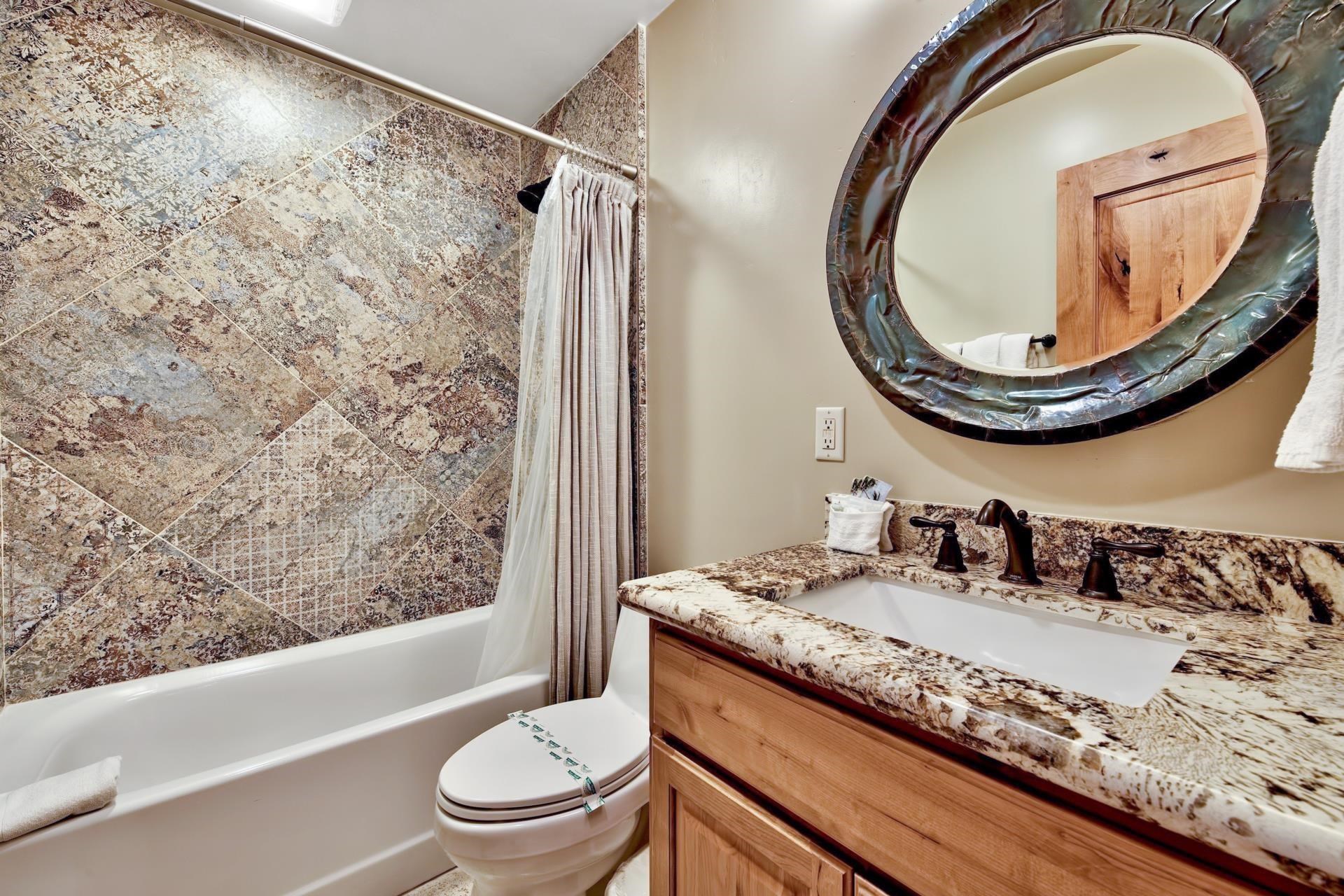 11502 Chamonix Road Truckee, CA 96161 - Photo 11 of 21 Gallery Image 11
