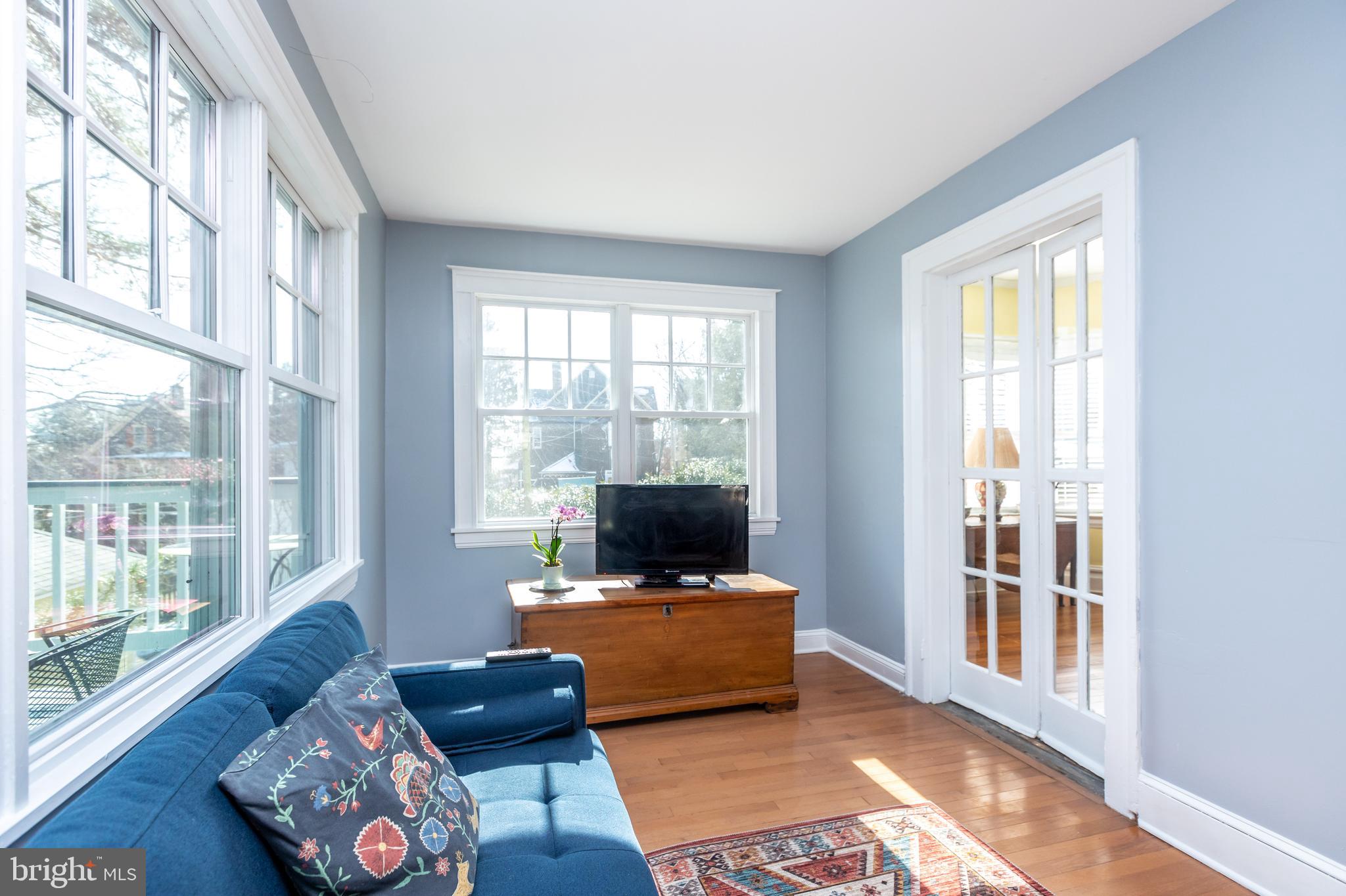 319 Hawthorn Road Baltimore, MD 21210 - Photo 14 of 52 Family room