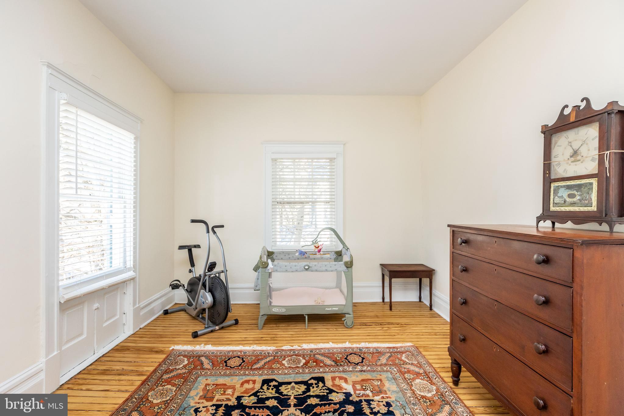 319 Hawthorn Road Baltimore, MD 21210 - Photo 27 of 52 Sitting room/nursery?
