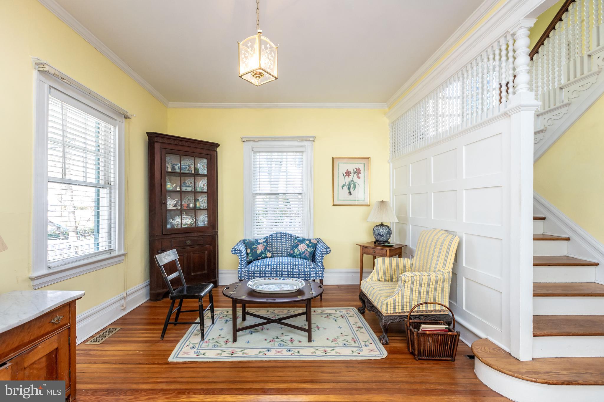 319 Hawthorn Road Baltimore, MD 21210 - Photo 3 of 52 Foyer sitting area
