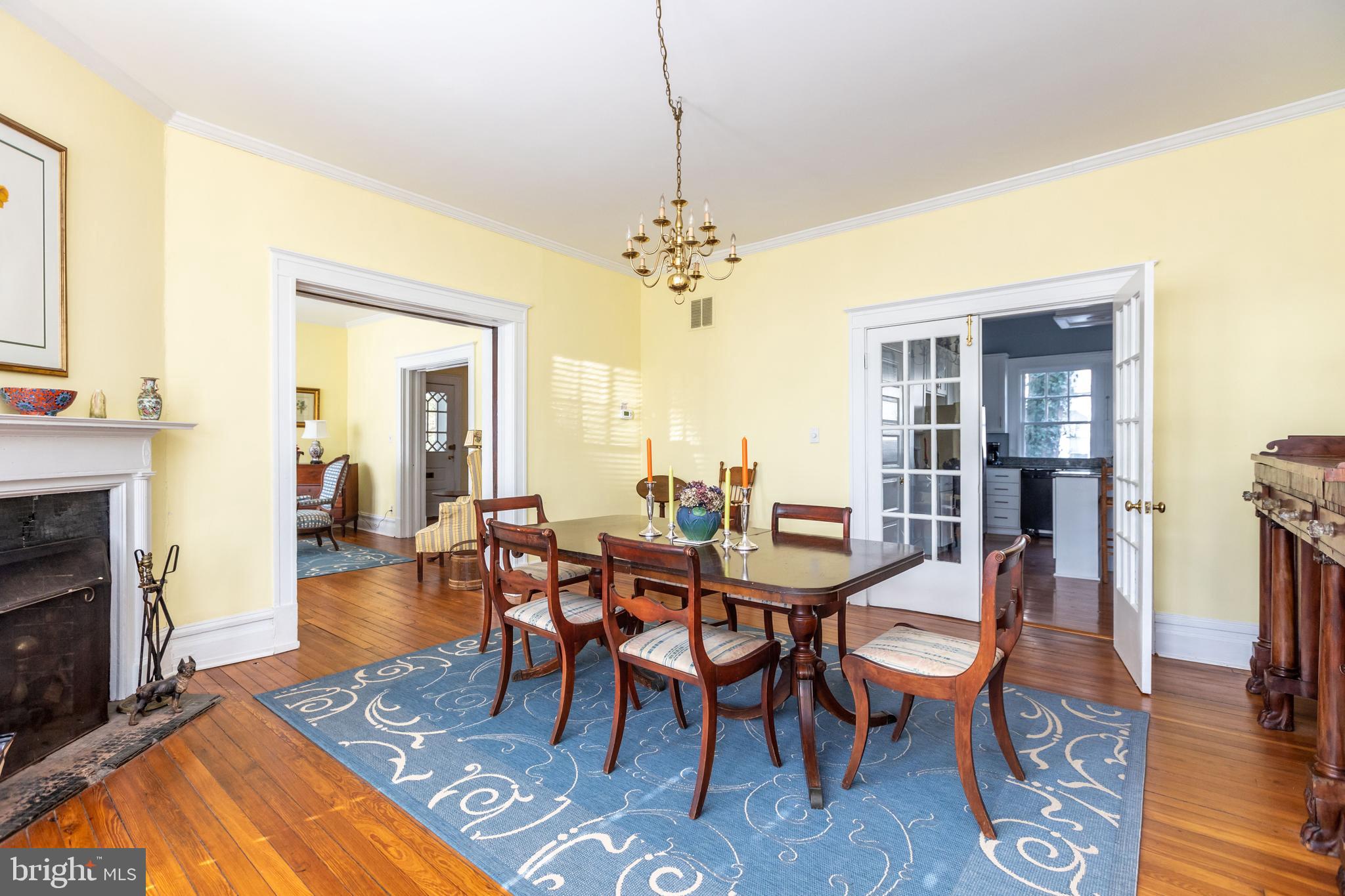 319 Hawthorn Road Baltimore, MD 21210 - Photo 9 of 52 This DR will accomodate a very large table