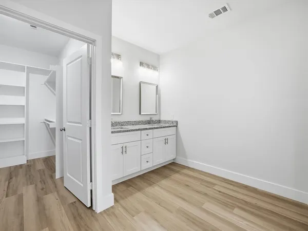 $305,000 | 108 Couch Street, Italy, TX 76651