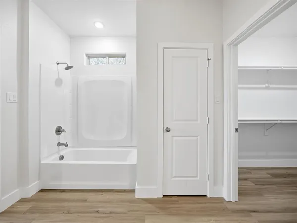 $305,000 | 108 Couch Street, Italy, TX 76651