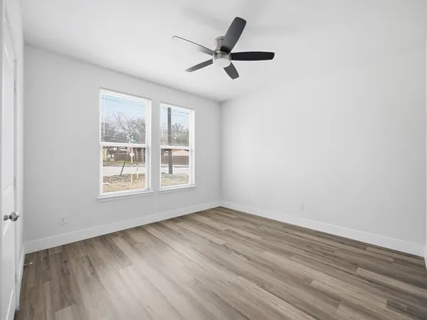 $305,000 | 108 Couch Street, Italy, TX 76651