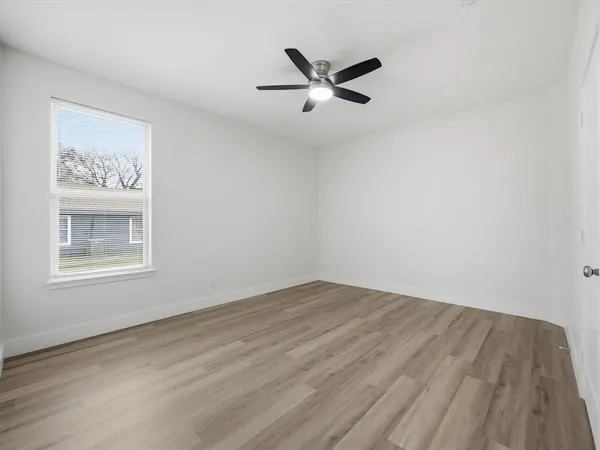 $305,000 | 108 Couch Street, Italy, TX 76651