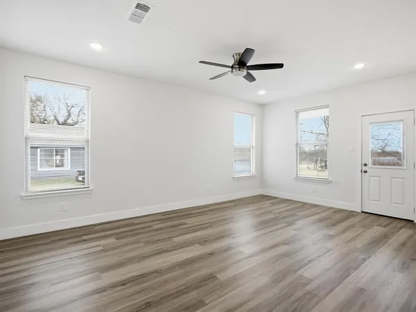 $305,000 | 108 Couch Street, Italy, TX 76651