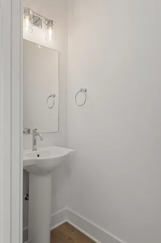 a view of utility room