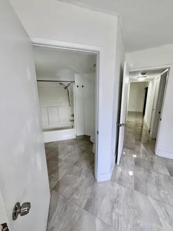 $2,500 | 9405 Fontainebleau Boulevard, Unit 109, Miami, FL 33172