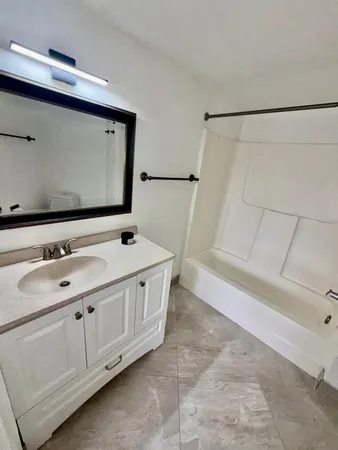 $2,500 | 9405 Fontainebleau Boulevard, Unit 109, Miami, FL 33172