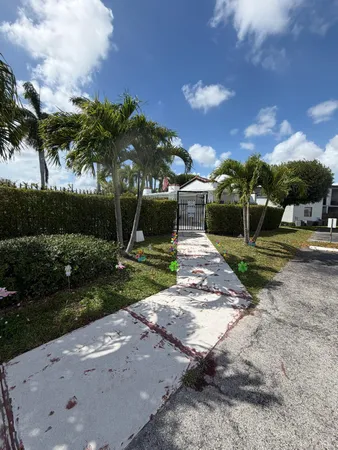 $2,500 | 9405 Fontainebleau Boulevard, Unit 109, Miami, FL 33172