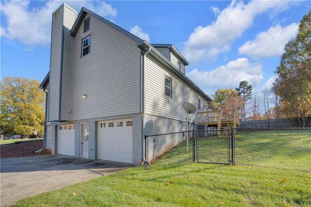 1109 Ridgecliff Drive Rural Hall, NC 27045 - Photo 6 of 46 Gallery Image 6