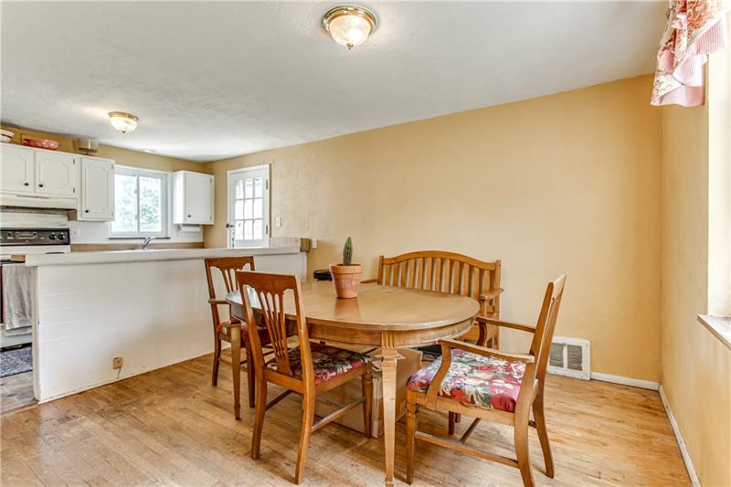 5295 Highgrove Road Pittsburgh, PA 15236 - Photo 12 of 25 Gallery Image 12