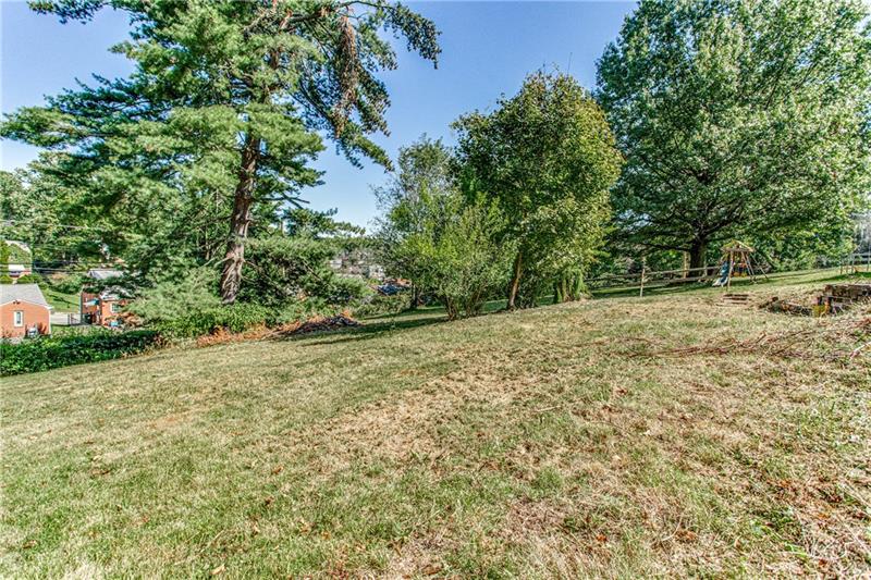 5295 Highgrove Road Pittsburgh, PA 15236 - Photo 17 of 25 Gallery Image 17