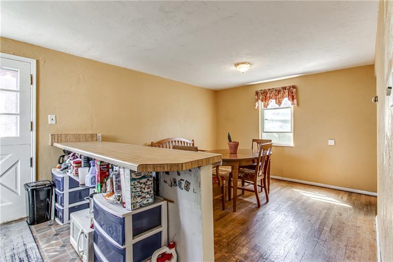 5295 Highgrove Road Pittsburgh, PA 15236 - Photo 9 of 25 Gallery Image 9
