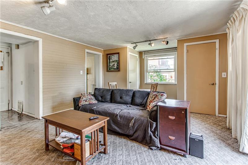 5295 Highgrove Road Pittsburgh, PA 15236 - Photo 10 of 25 Gallery Image 10