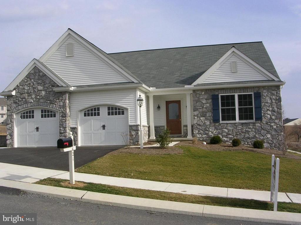 669 Hamaker Road, Unit 18 Manheim, PA 17545 - Photo 2 of 9