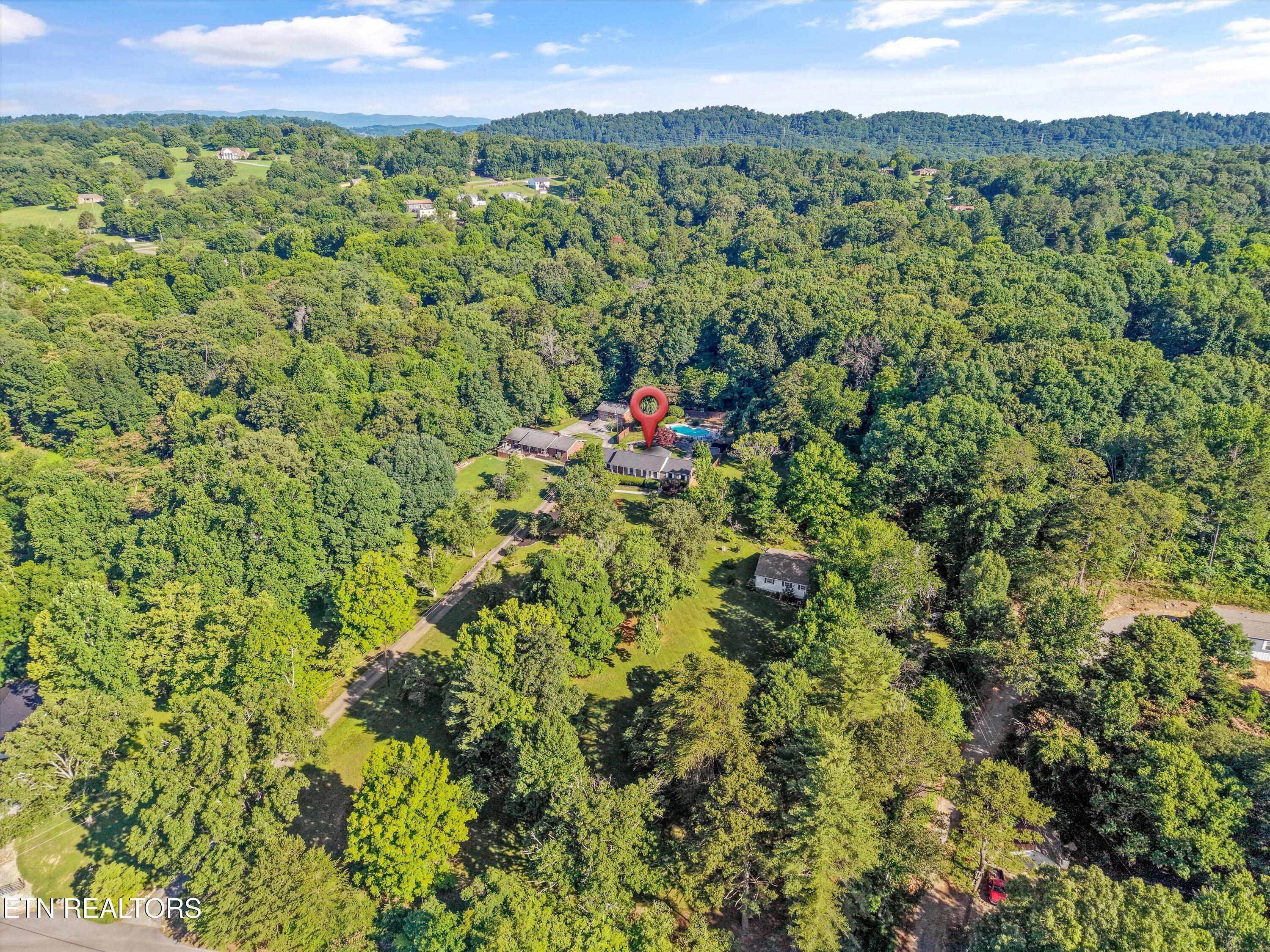 5226 Luttrell Road Knoxville, TN 37918 - Photo 2 of 42 31-5226 Luttrell Rd29