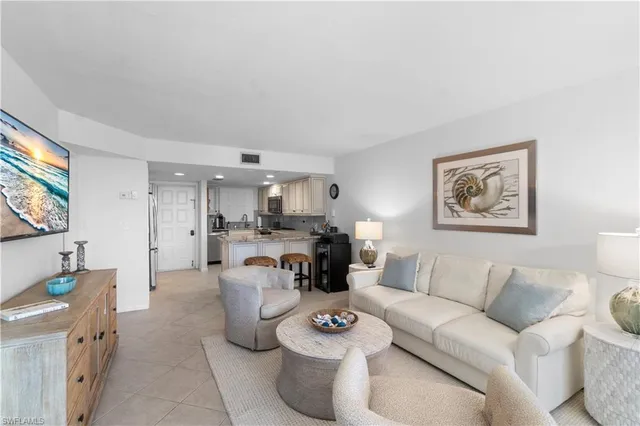 $10,000 | 271 Southbay Drive, Unit 225, Naples, FL 34108