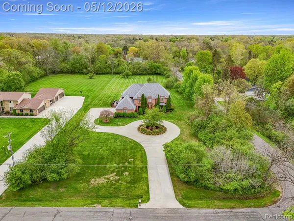 $1,399,900 | 30060 Bristol Lane, Bingham Farms, MI 48025