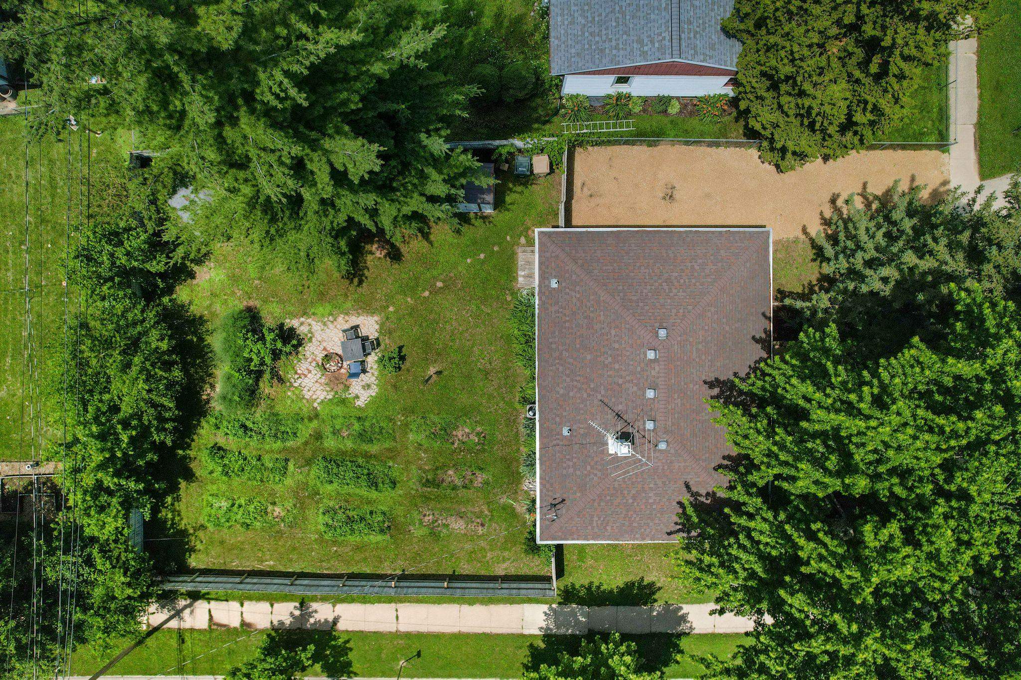 1417 Wyoming Way Madison, WI 53704 - Photo 30 of 37