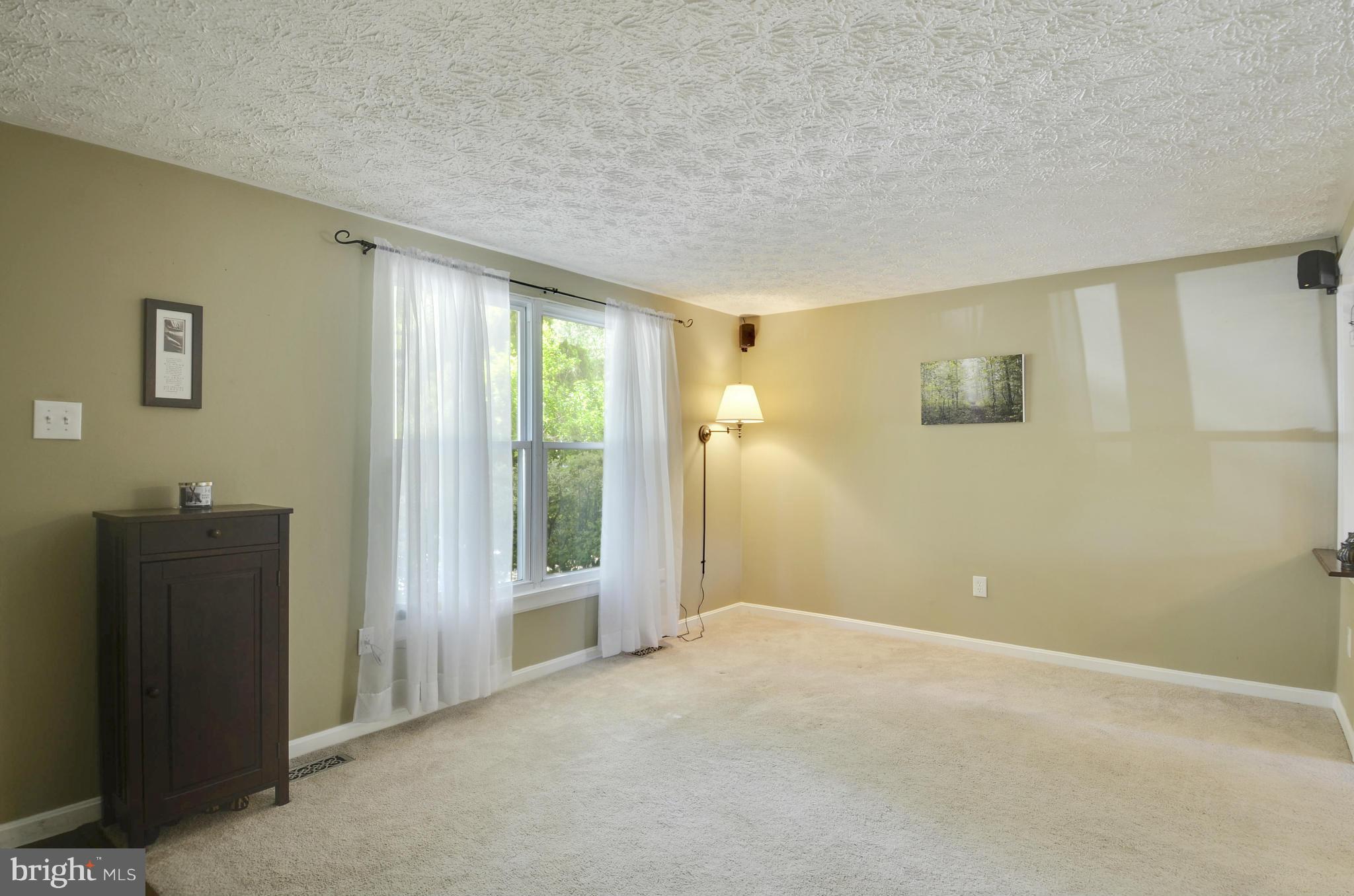 104 E Road Mount Airy, MD 21771 - Photo 11 of 30 Living Room