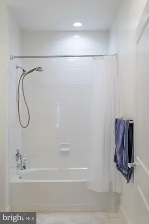 $3,000 | 2350 Highway 33, Unit 204, Robbinsville, NJ 08691