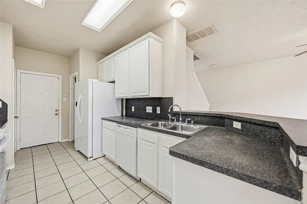 $1,725 | 14322 Mooreview Lane, Houston, TX 77014