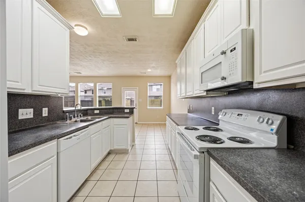 $1,725 | 14322 Mooreview Lane, Houston, TX 77014