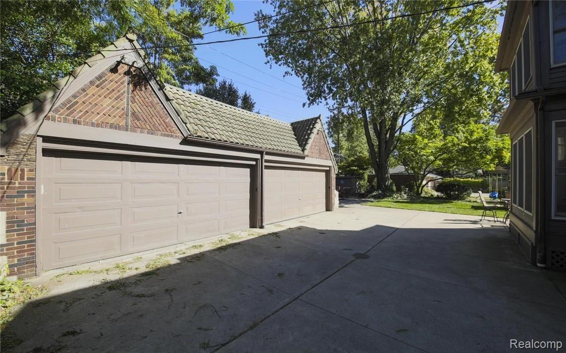 776-778 Trombley Road Grosse Pointe, MI 48230 - Photo 40 of 41 4 Car Garage Plus Sheds