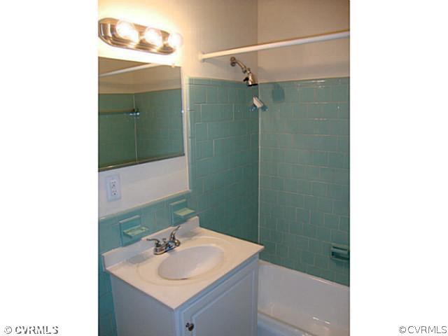 6620 Holborn Road Richmond, VA 23224 - Photo 11 of 20 Exterior Front - Hall Bath with new tile floor, re