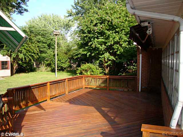 6620 Holborn Road Richmond, VA 23224 - Photo 16 of 20 Exterior Back - Florida Room is on the right, elec